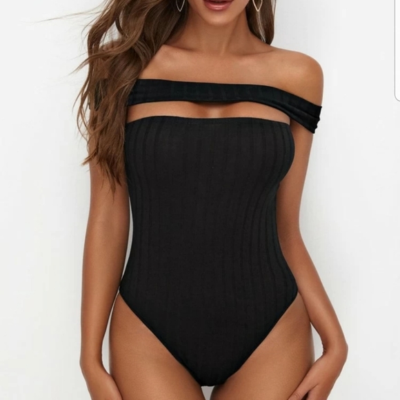 SHEIN Tops - Off shoulder bodysuit